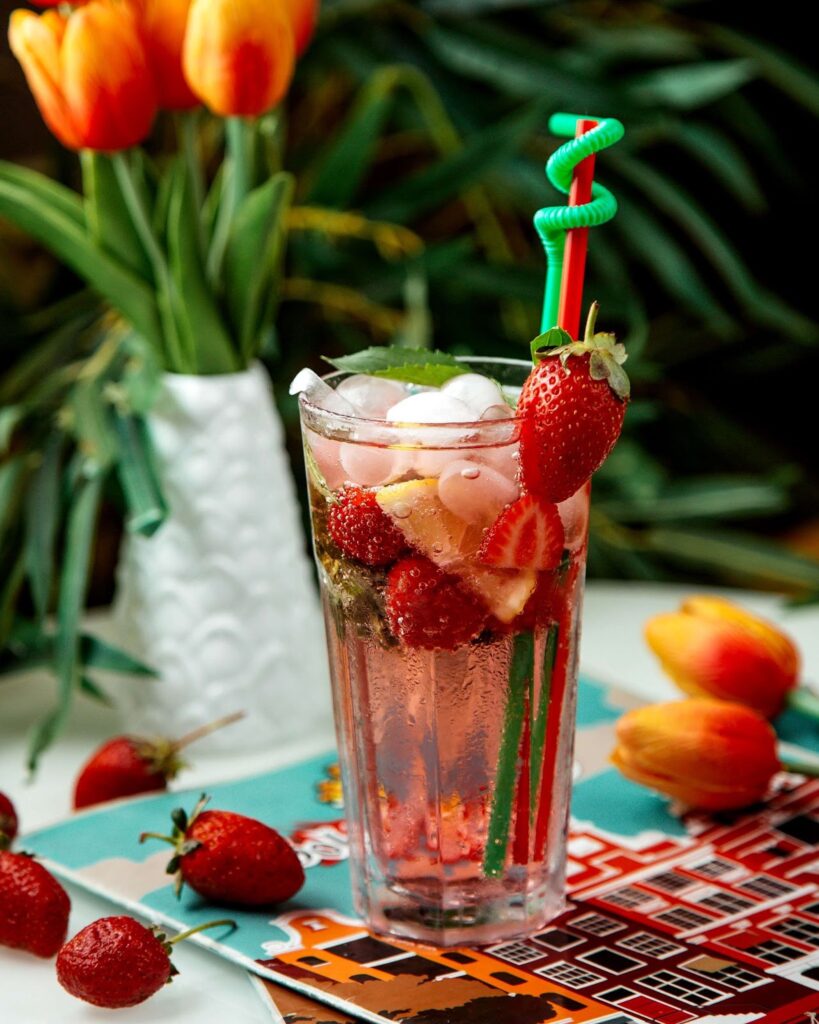 Strawberry lemonade with ice and lemon